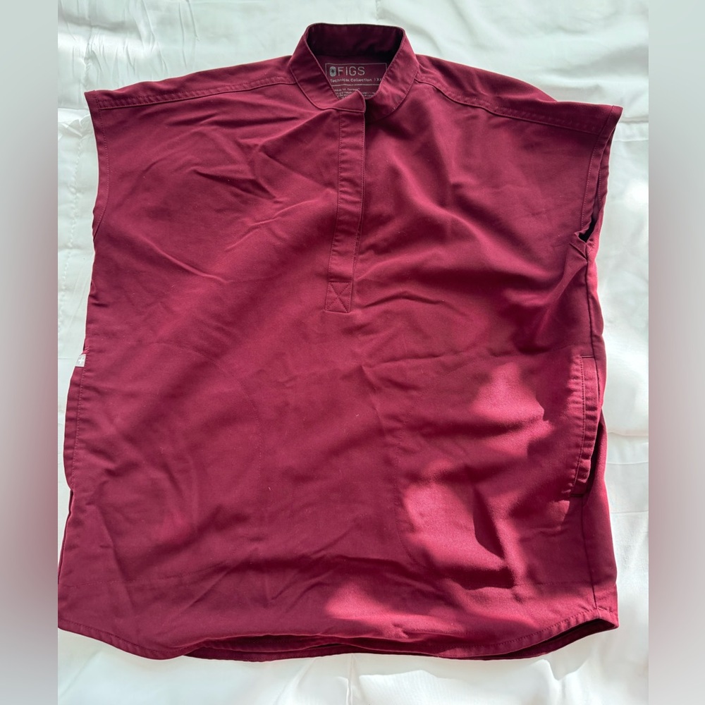 Like New Figs Women’s Scrub Set - Burgundy